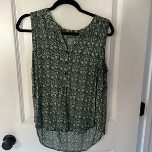 Market & Spruce Floral Top Women’s size L